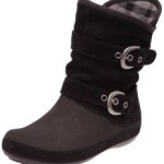 crocs Berryessa Suede Buckle Boot 12351-060-480, Damen Fashion Halbstiefel & Stiefeletten, Schwarz (Black/Black 60), EU 39/40 (W9)(W7)